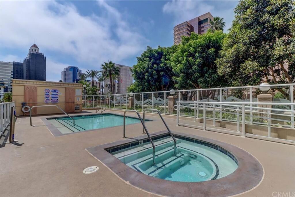 A Corner Unit With Ocean Views From Every Room Long Beach Luaran gambar