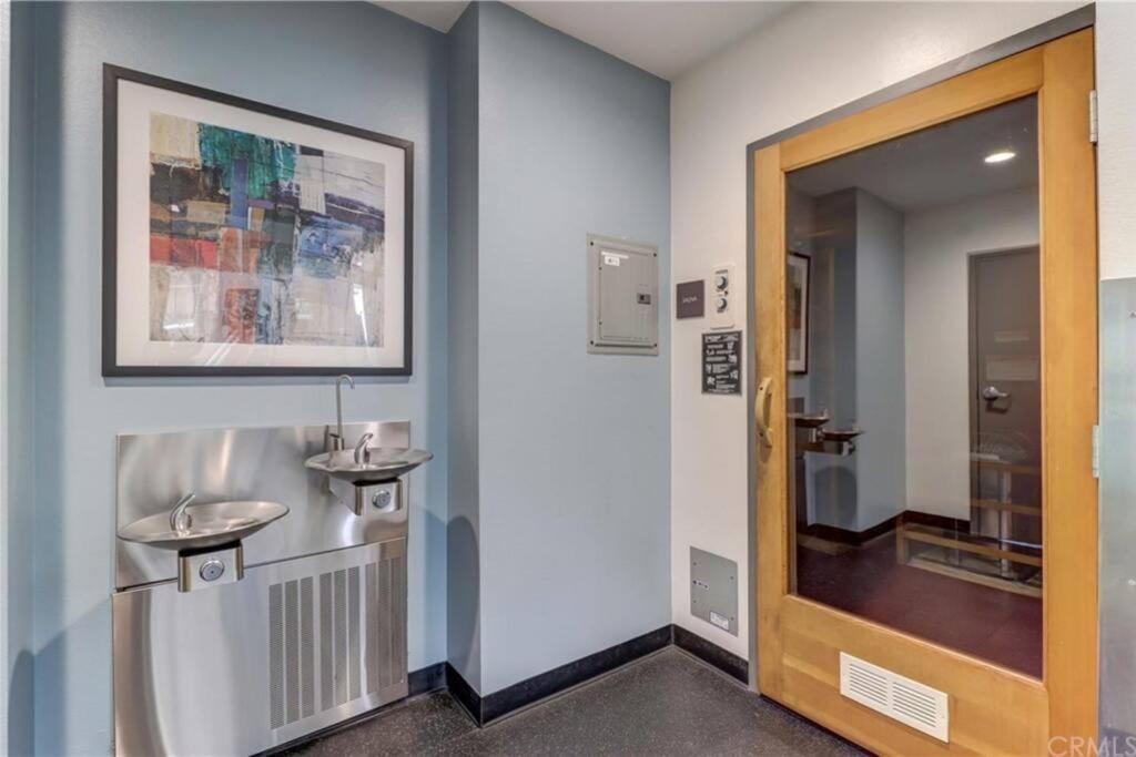 A Corner Unit With Ocean Views From Every Room Long Beach Luaran gambar